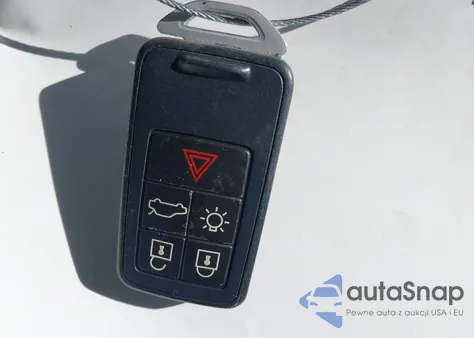 2016 Volvo Xc60 T5 Premier z USA, uszkodzony, nr VIN YV4612RK6G2857152